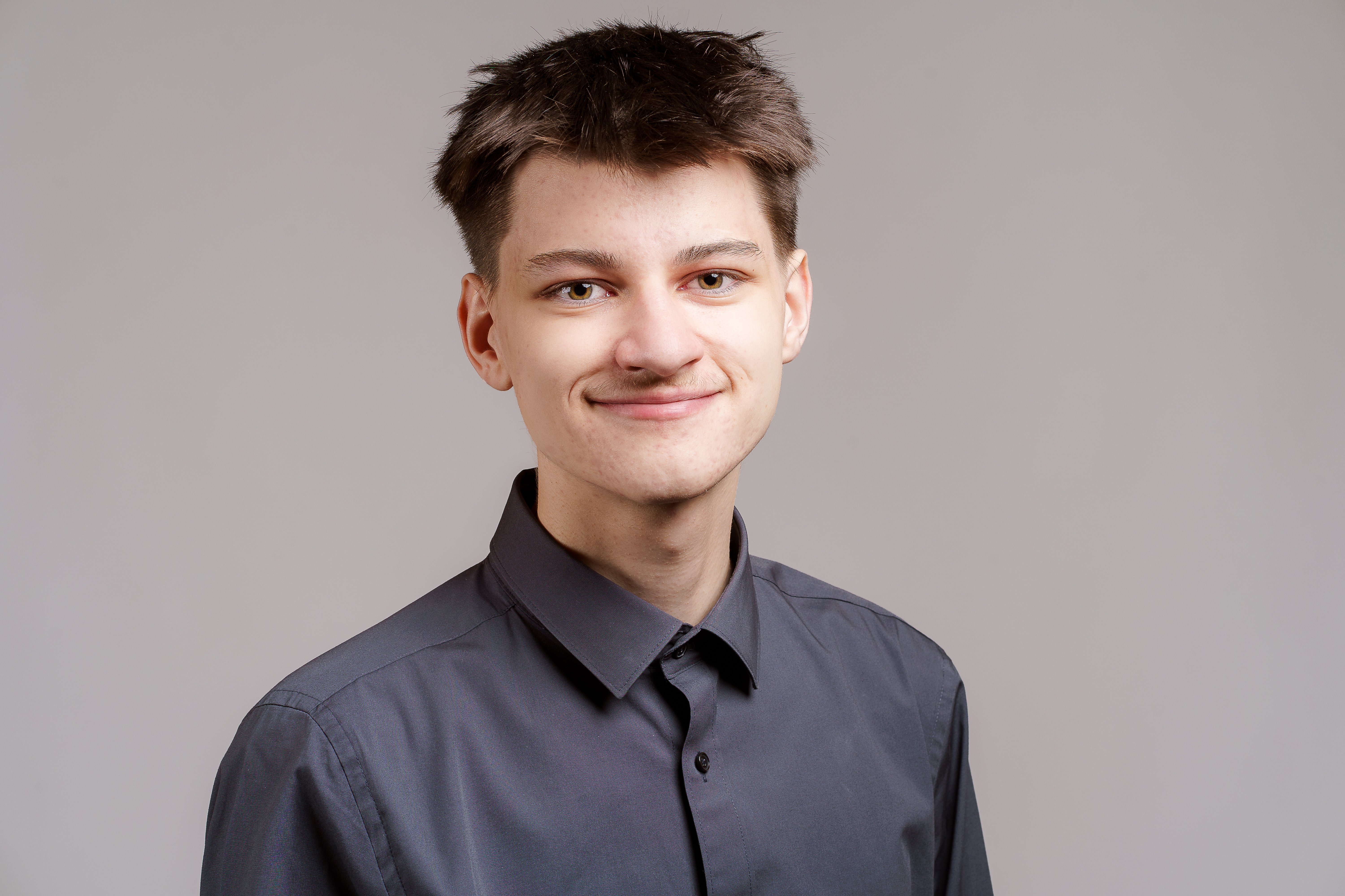 Herzlich Willkommen Maxim Hüsler 