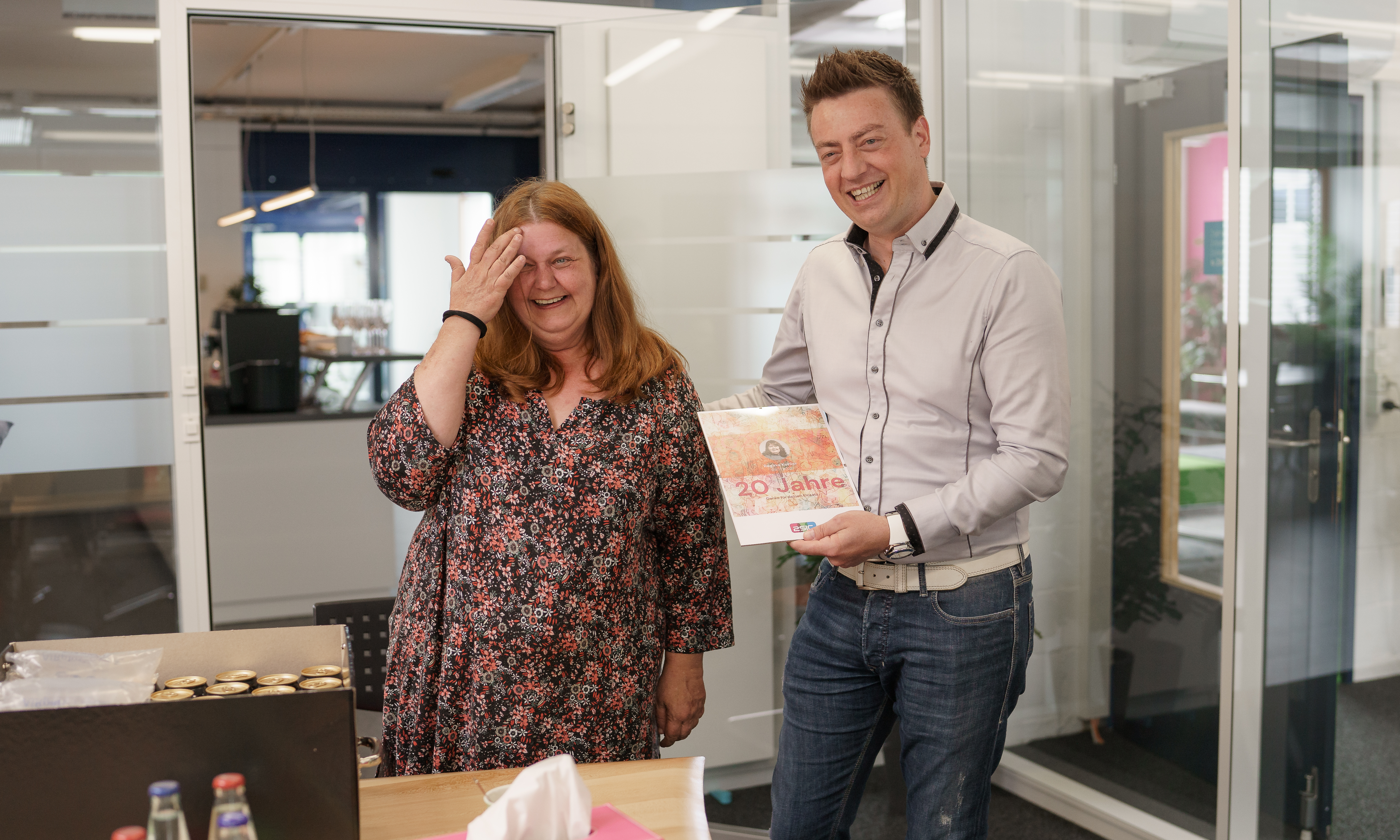 Glückwunsch zum 20-jährigen Mitarbeiterjubiläum, Regina